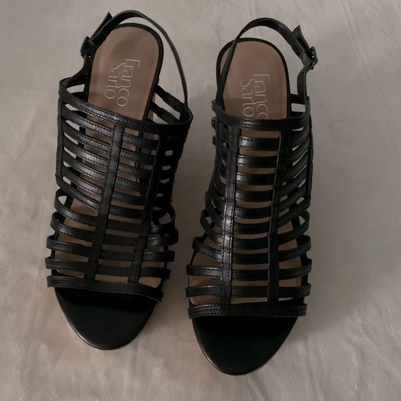 🖤✨ Black Leather Wedge Sandals✨🖤 - Picture 2 of 8